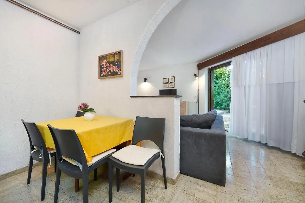 Apartments Dracice 1019 Banjole Hırvatistan
