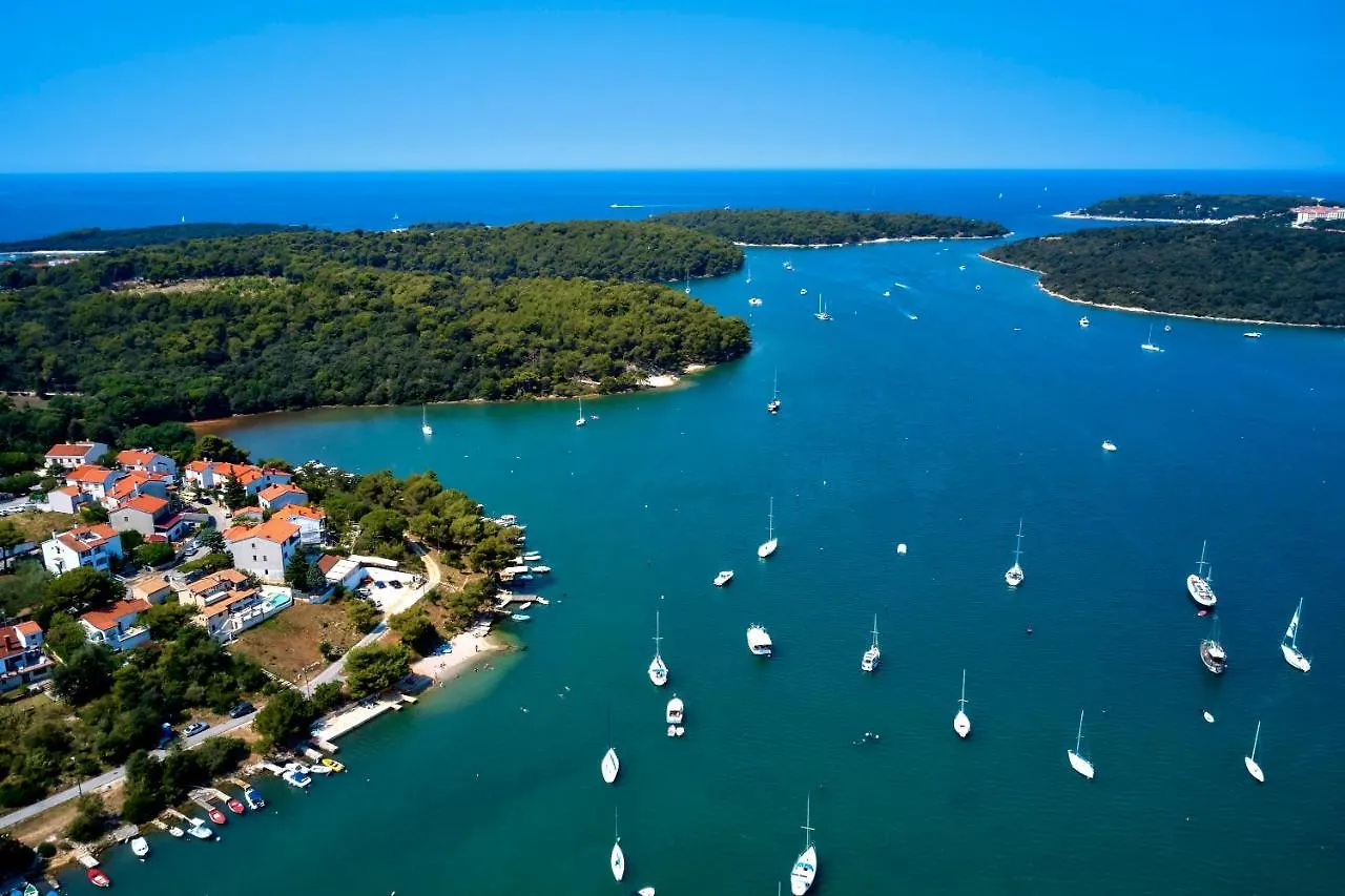 Apartments Dracice 1019 Banjole 0*,  Croatia