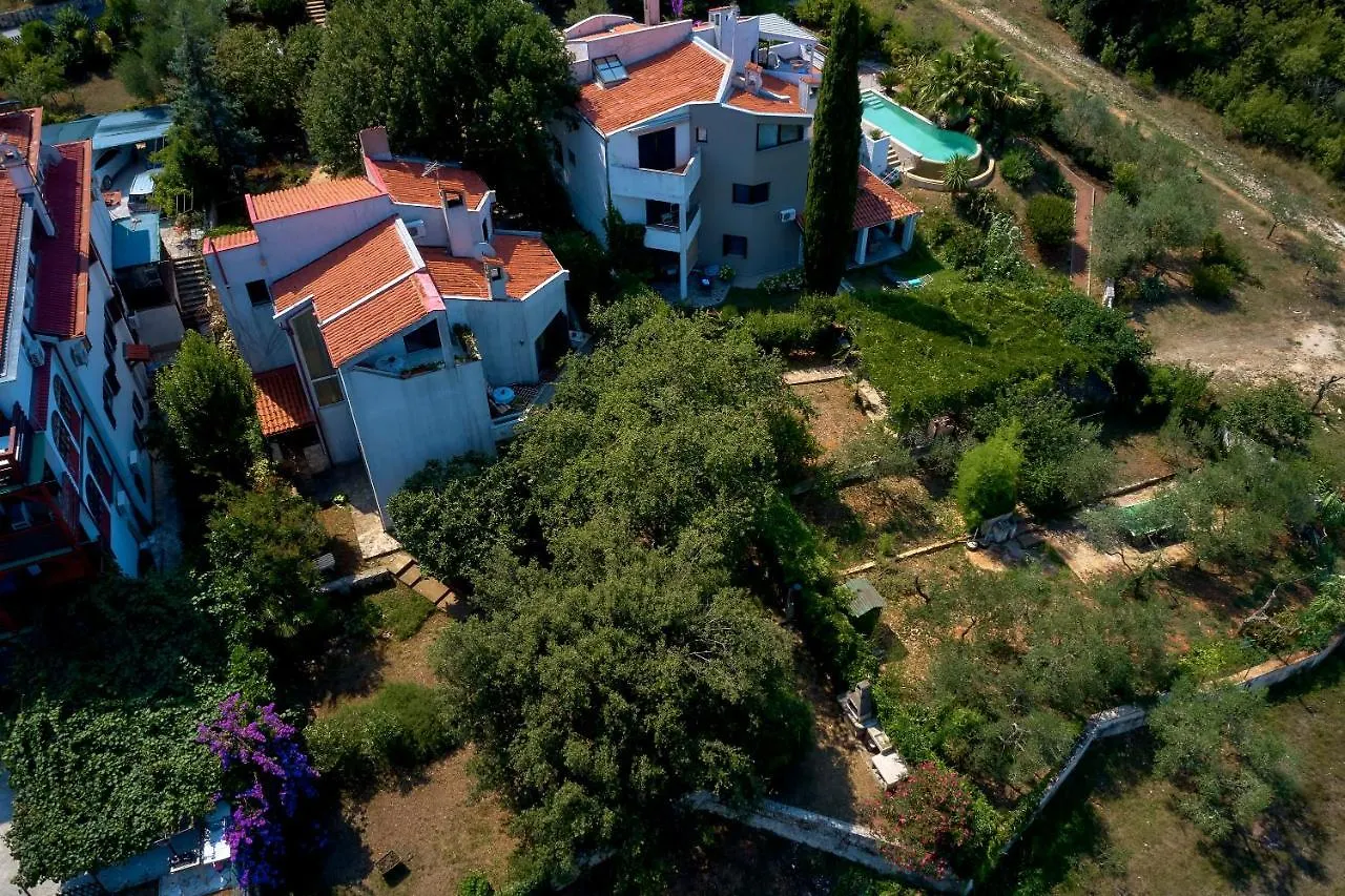 Apartments Dracice 1019 Banjole 0*,  Croatia