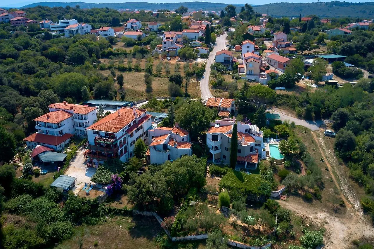 Apartments Dracice 1019 Banjole