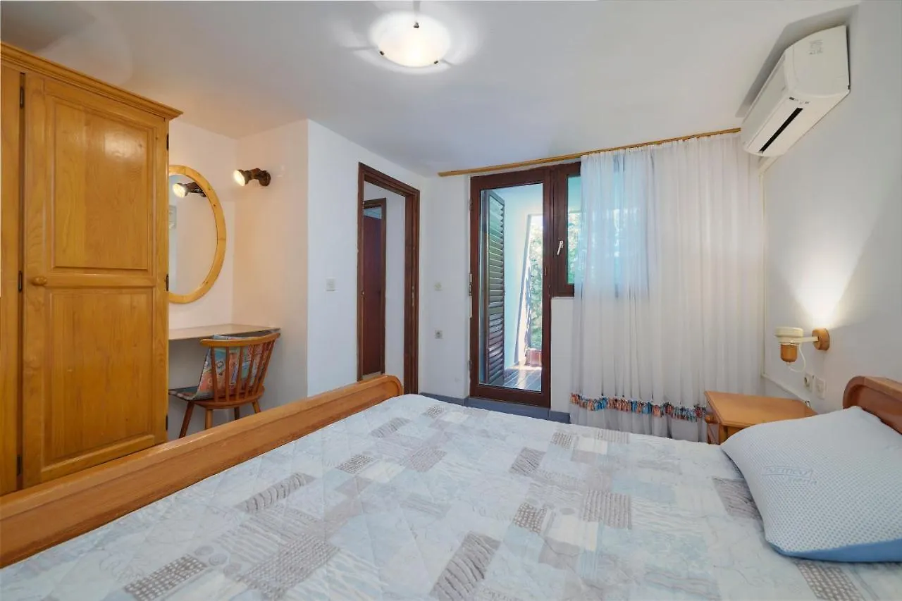 Apartments Dracice 1019 Banjole