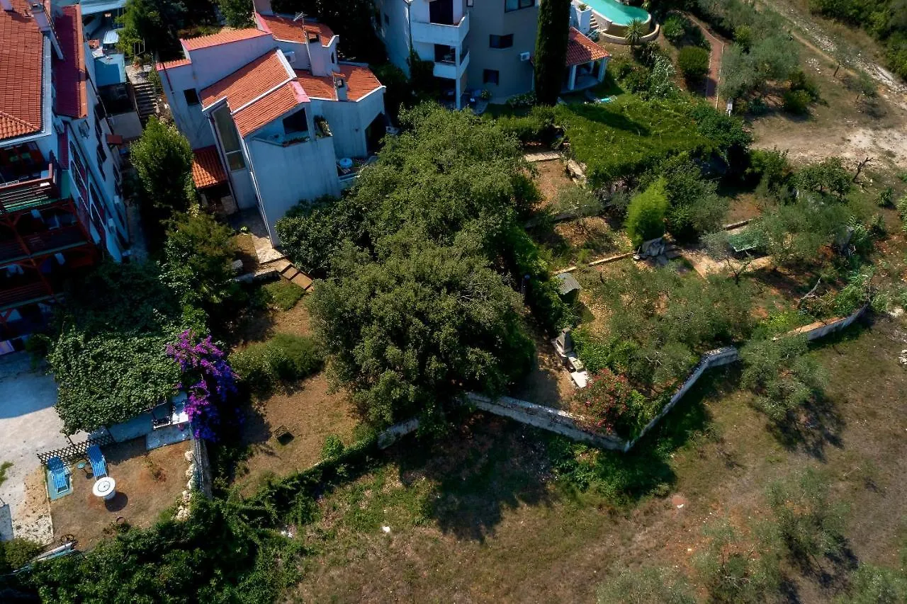 Apartments Dracice 1019 Banjole 0*,  Croatia